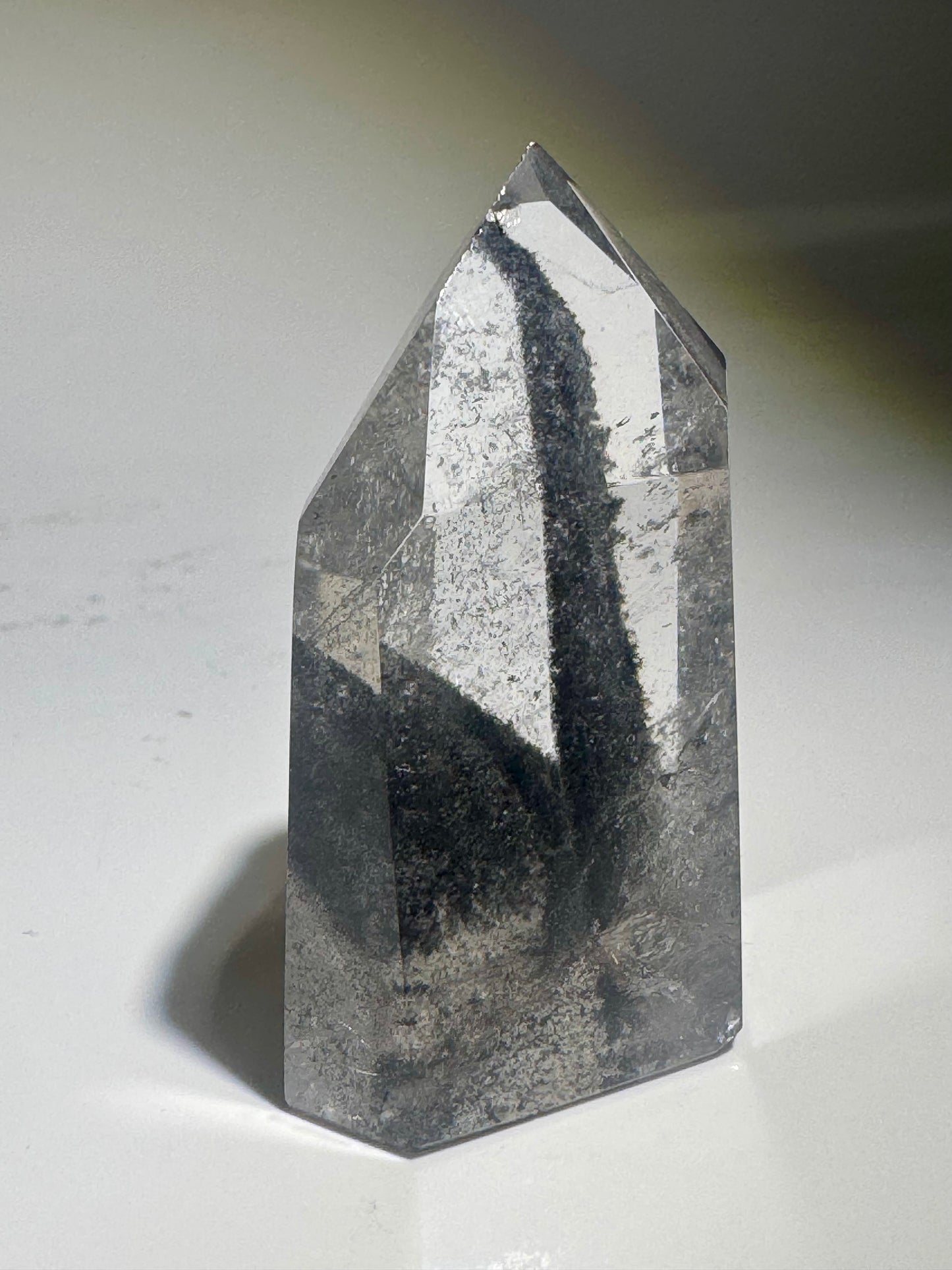 Schwarzer Phantom Bergkristall/Lemurian (ultra klar) 🖤 - 4.7cm