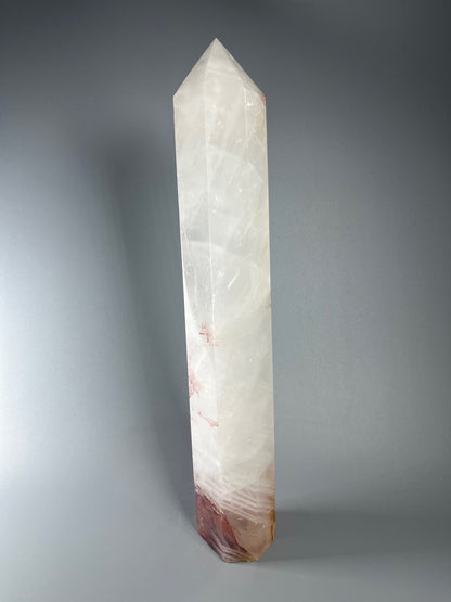 Riesige Bergkristallspitze mit Feuerquarzeinschlüssen 37cm - 2.16 kg
