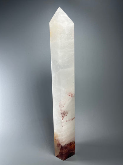 Riesige Bergkristallspitze mit Feuerquarzeinschlüssen 37cm - 2.16 kg