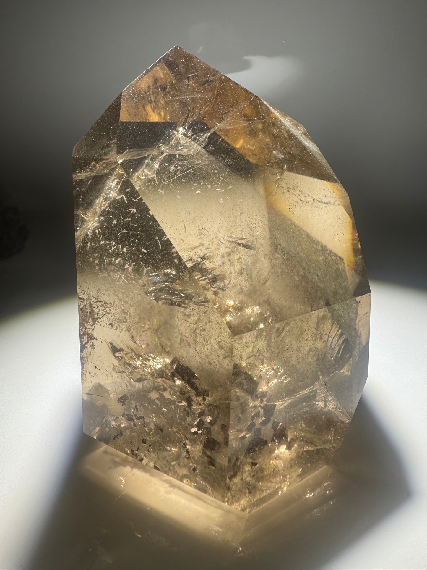 Majestätische Rauchquarz-Spitze – 754 g Phantom-Kristall