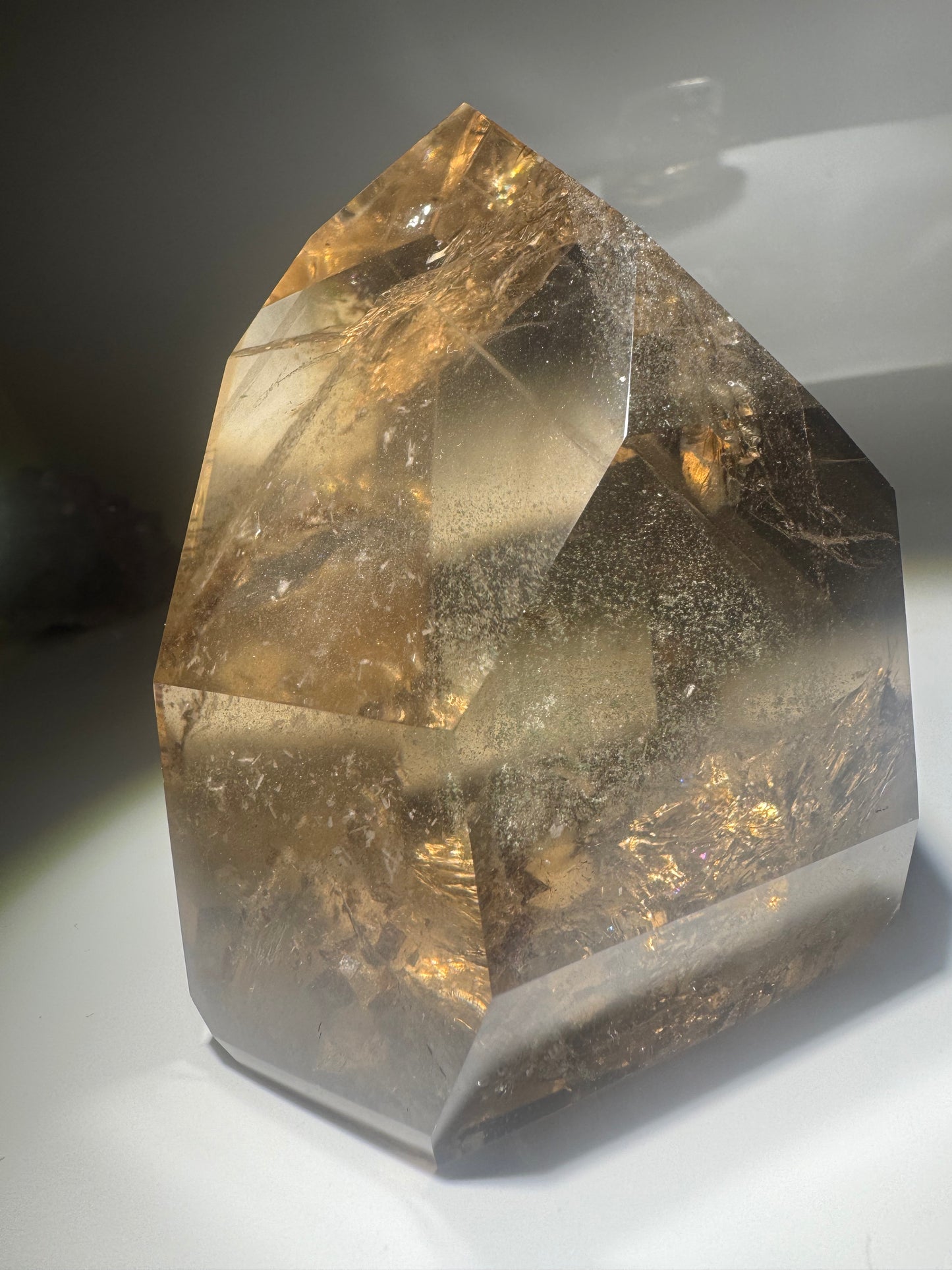 Majestätische Rauchquarz-Spitze – 754 g Phantom-Kristall