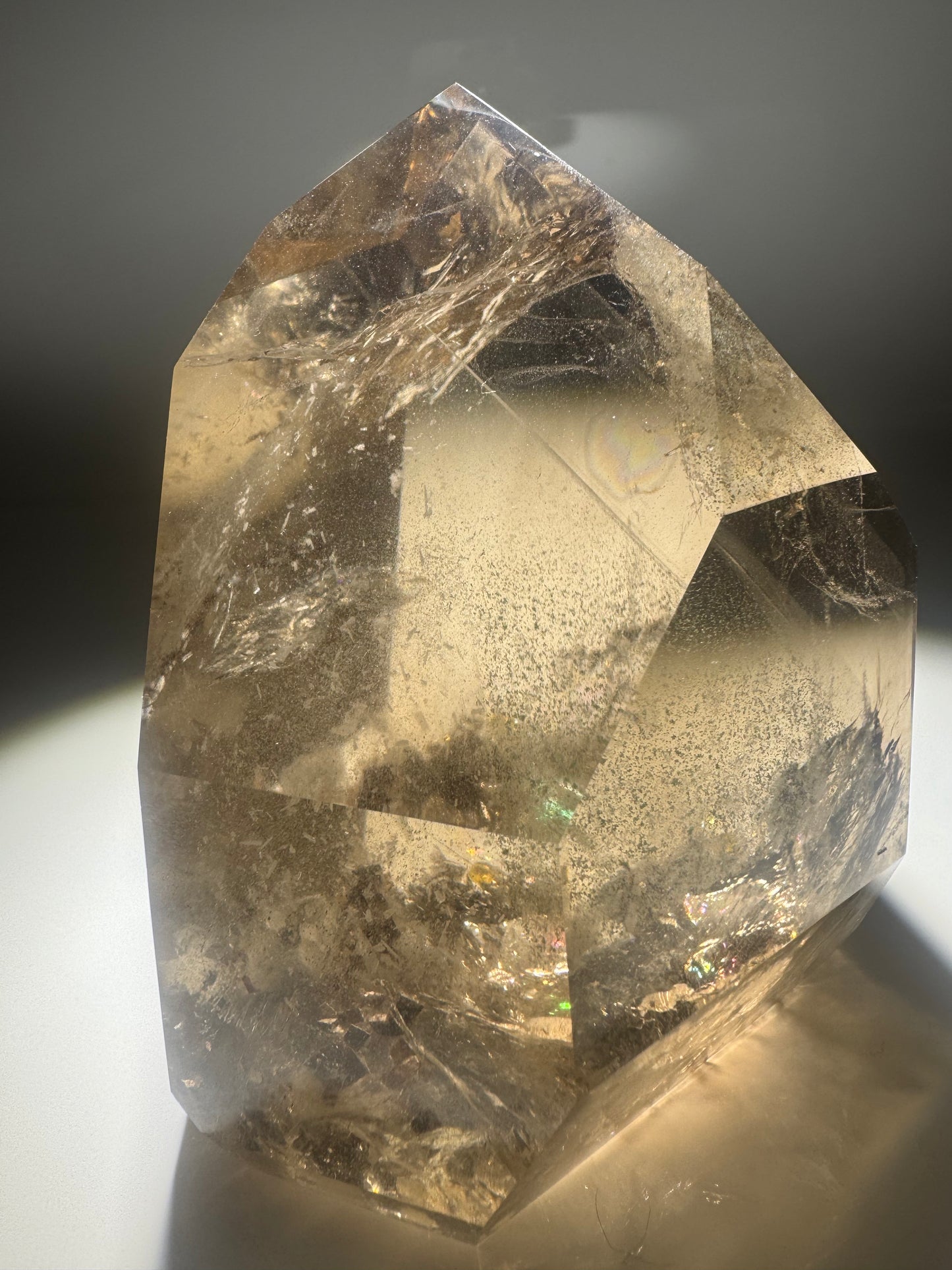 Majestätische Rauchquarz-Spitze – 754 g Phantom-Kristall