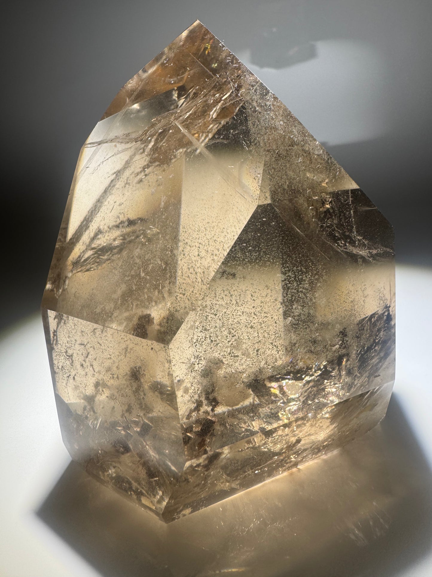 Majestätische Rauchquarz-Spitze – 754 g Phantom-Kristall