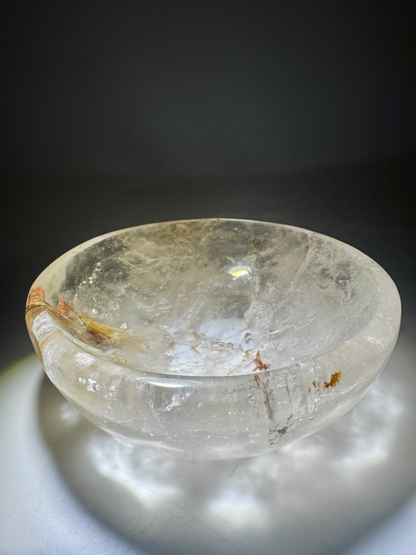 Extraklare Bergkristallschale – Handarbeit mit Göthit-Limonit-Einschlüssen 12,4 cm