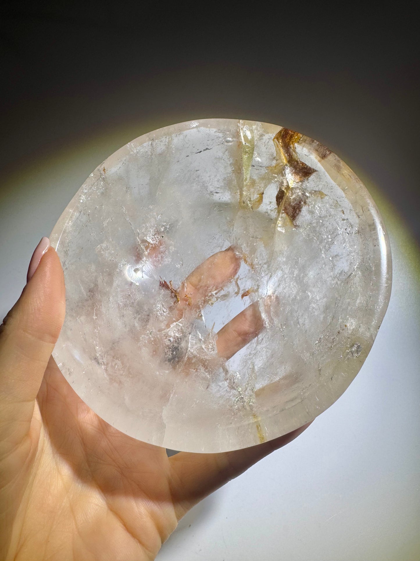 Extraklare Bergkristallschale – Handarbeit mit Göthit-Limonit-Einschlüssen 12,4 cm