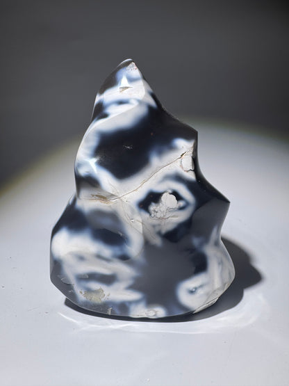 Orca Agate Flamme aus Madagaskar, 12 cm, 758 g, wellenartige Muster, Chalcedon Unikat, Handmade