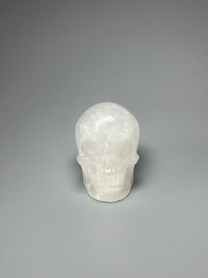Super realistischer Totenkopf aus Quarz 5cm