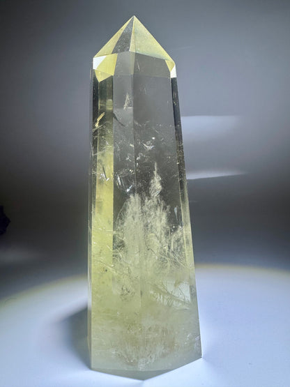 Citrinspitze 16 cm – Klarer Heilstein aus Brasilien · 556 g · Edelstein kaufen