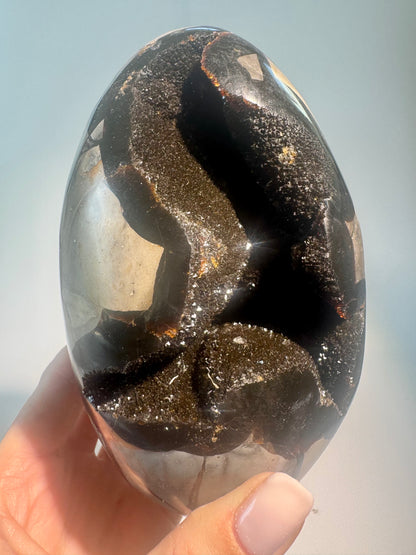 Septarien Drachenstein 12.4cm – Funkelnde Formation aus Madagaskar 🐉 Naturkristall mit Calcit & Aragonit