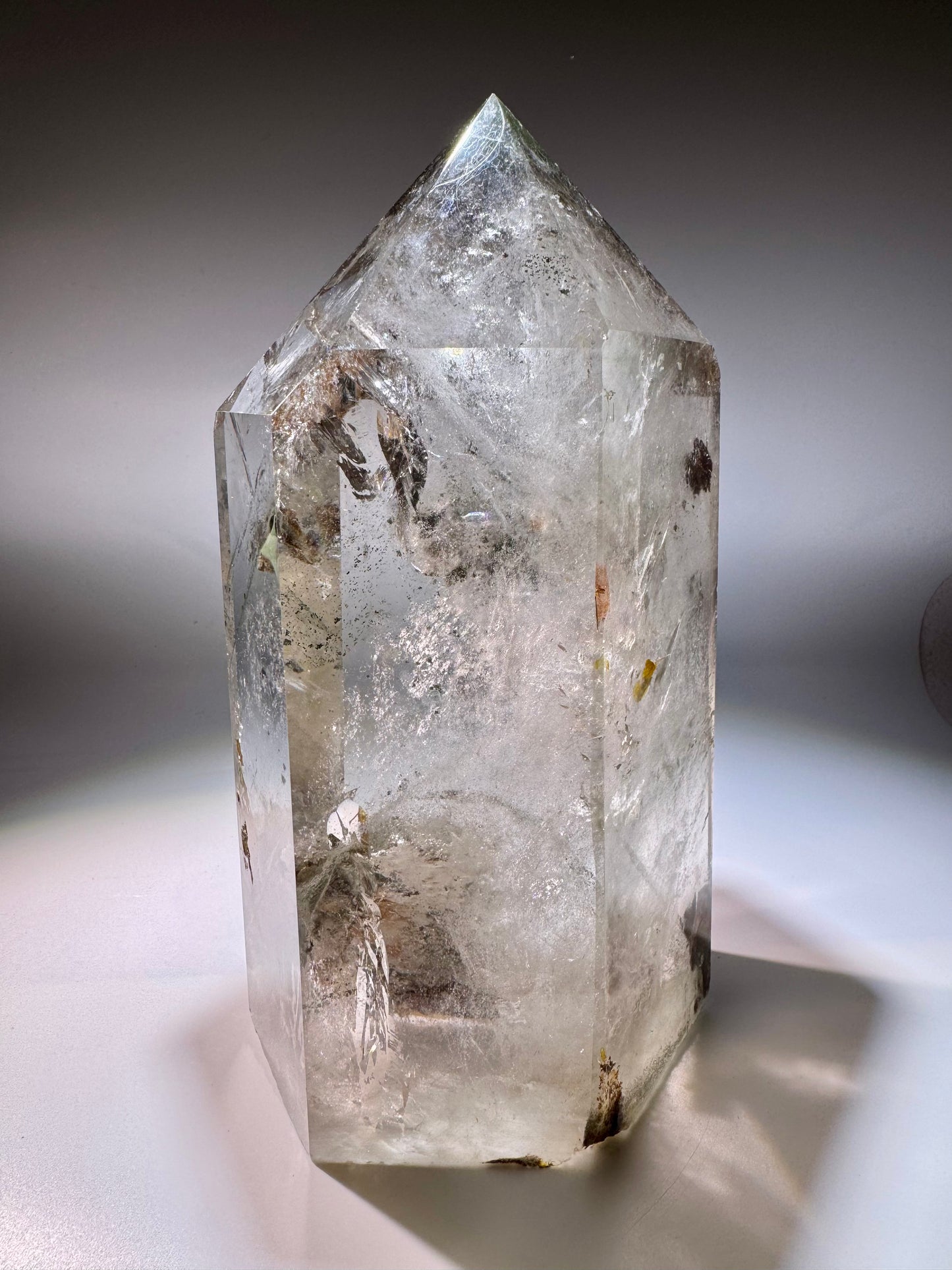 Gartenquarz Spitze 22 cm, 3.64 kg – AAA Qualität mit einzigartiger innerer Landschaft