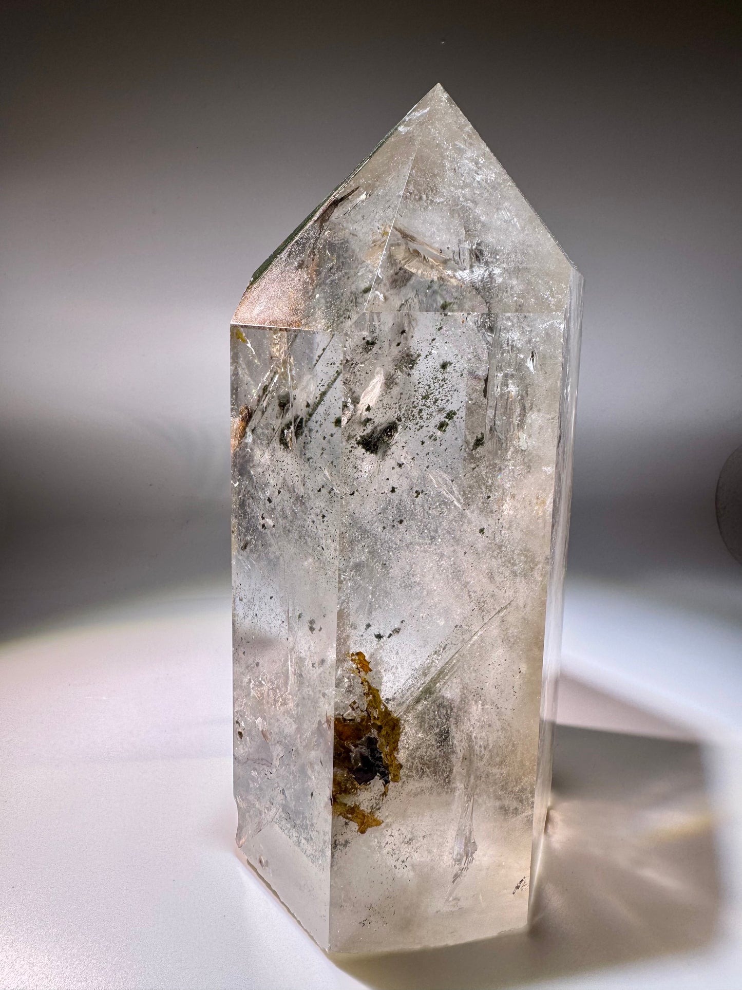 Gartenquarz Spitze 22 cm, 3.64 kg – AAA Qualität mit einzigartiger innerer Landschaft