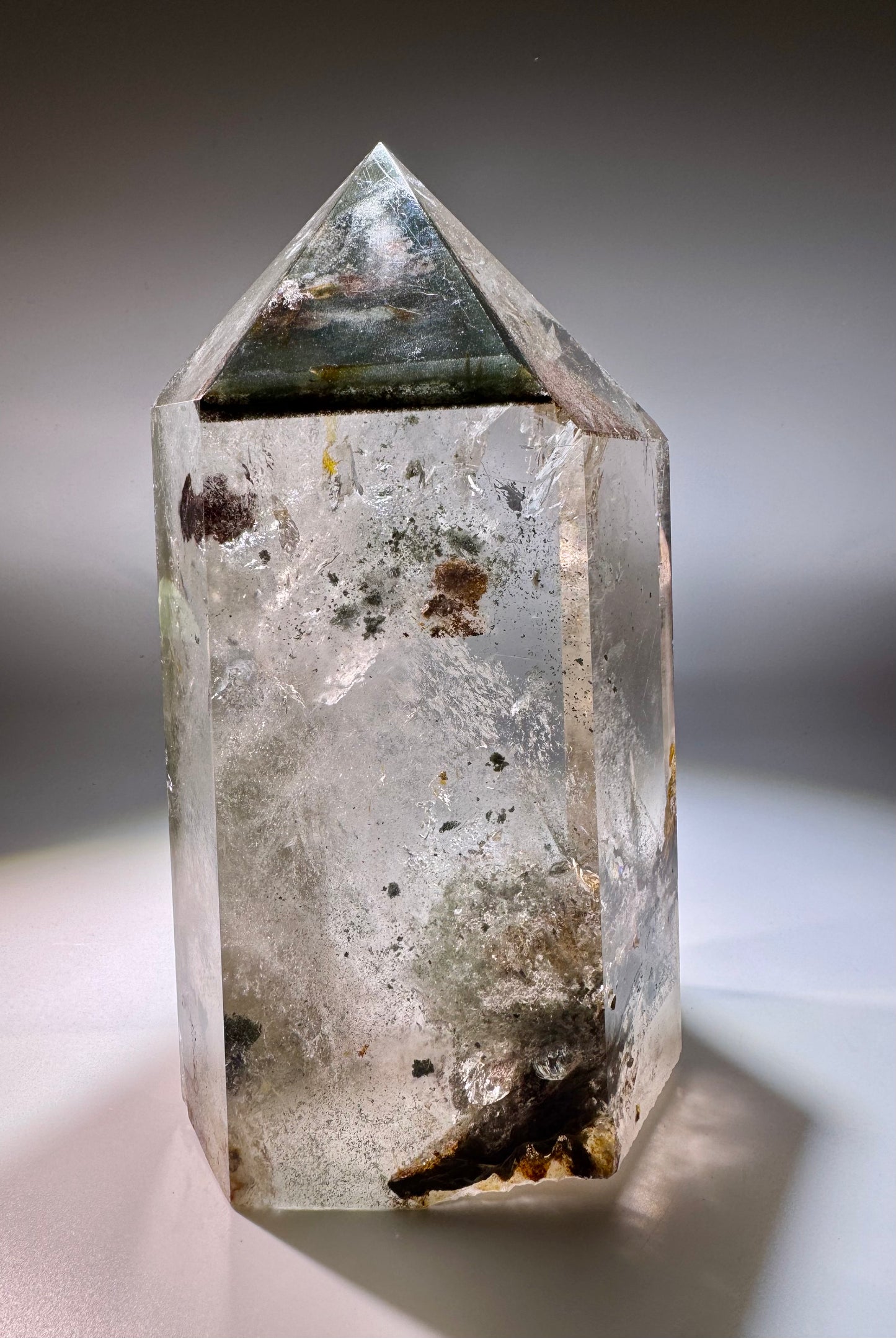 Gartenquarz Spitze 22 cm, 3.64 kg – AAA Qualität mit einzigartiger innerer Landschaft