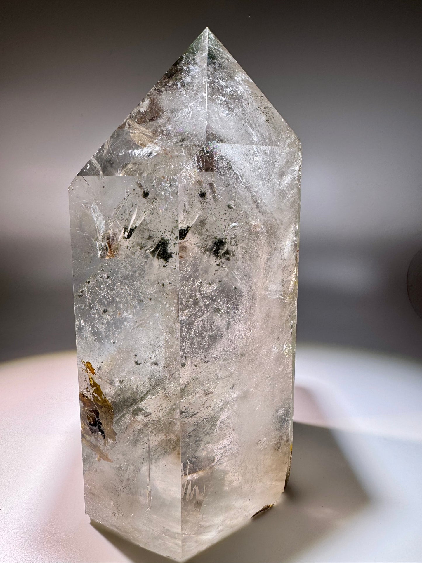 Gartenquarz Spitze 22 cm, 3.64 kg – AAA Qualität mit einzigartiger innerer Landschaft