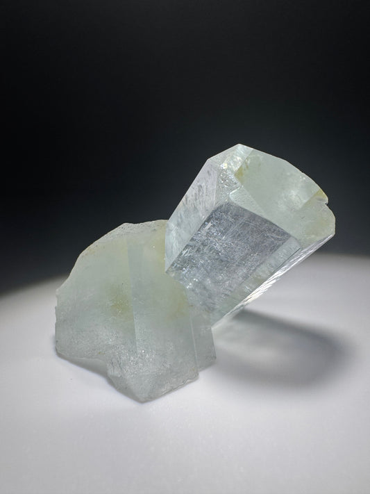 Kristallklarer Aquamarin mit Neben-Spitze – Rarität aus Pakistan