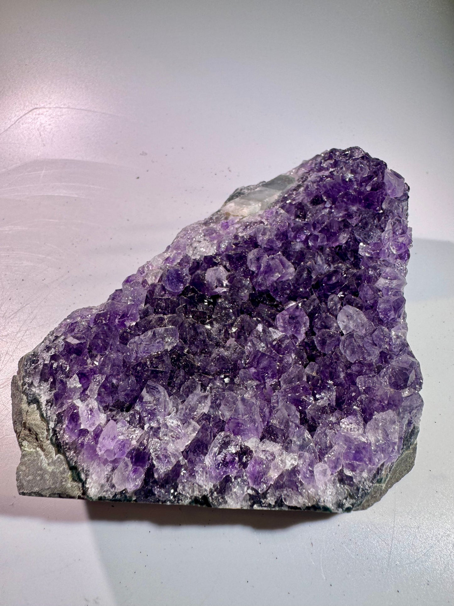 Uruguay Amethyst Druse 14 x 9 cm – 632 g leuchtende violette Kristalllandschaft