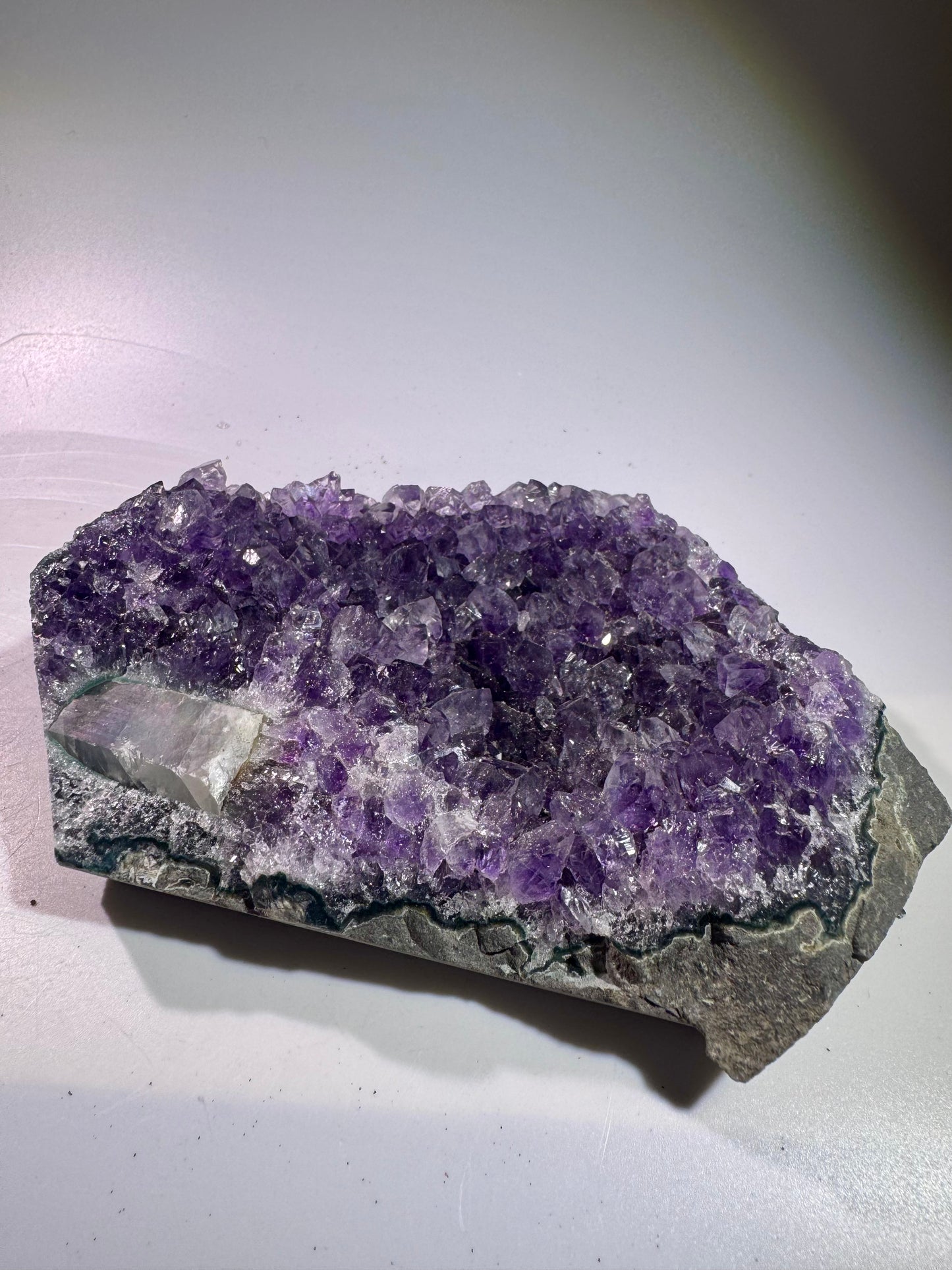 Uruguay Amethyst Druse 14 x 9 cm – 632 g leuchtende violette Kristalllandschaft