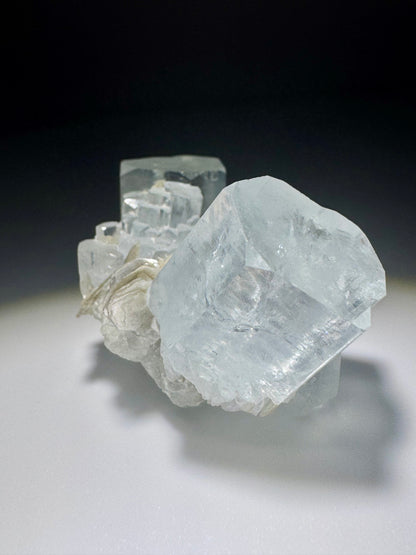 Exklusiver Aquamarin-Kristall mit klaren Spitzen – aus dem Himalaya-Gebiet Pakistans