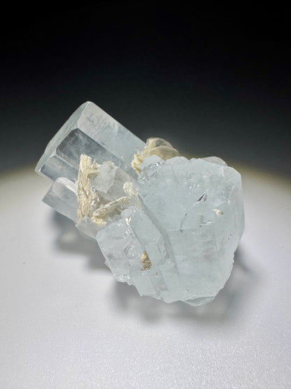 Exklusiver Aquamarin-Kristall mit klaren Spitzen – aus dem Himalaya-Gebiet Pakistans