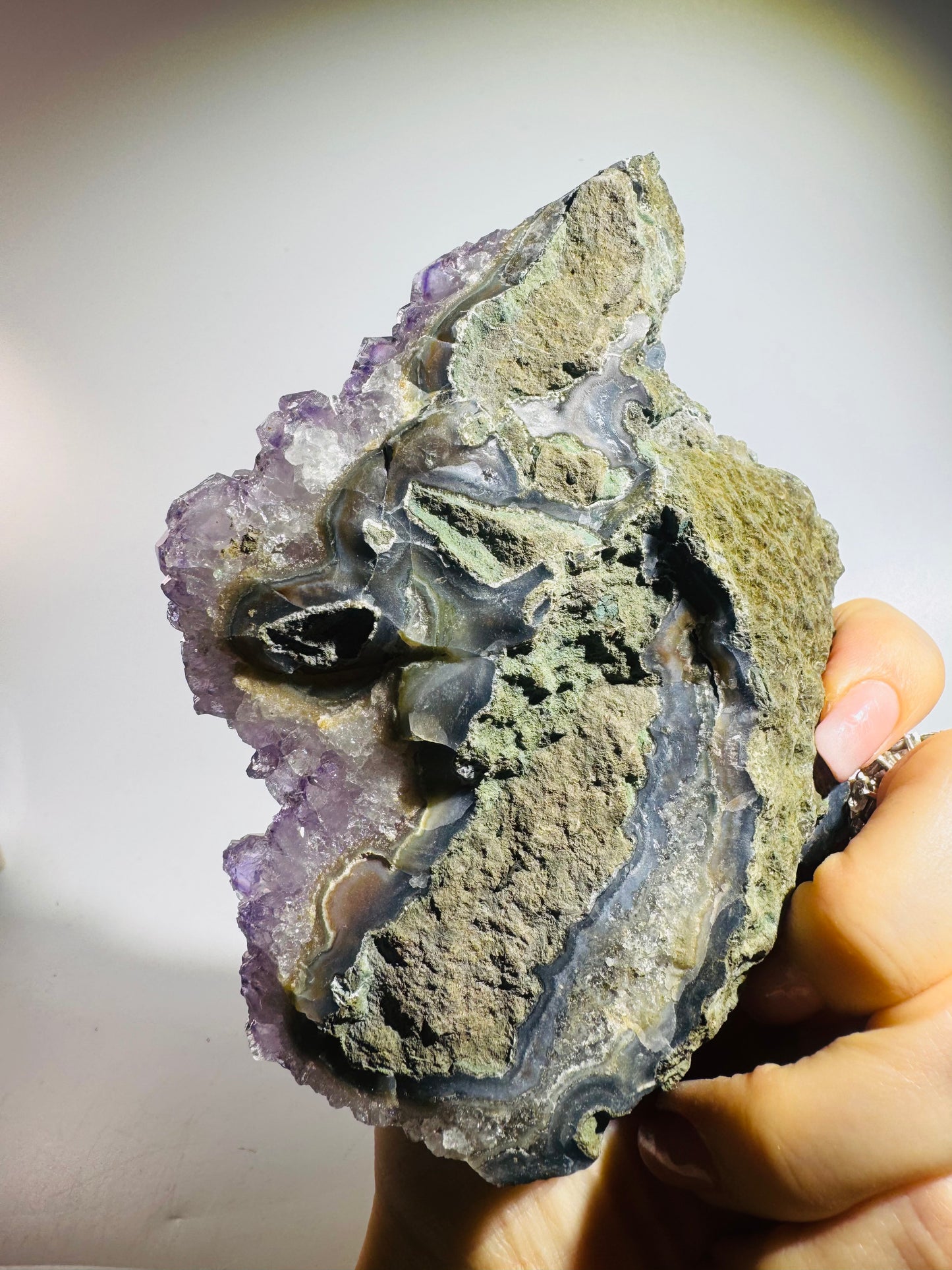 Premium Amethyst-Kristallgruppe – 13,5 x 10 cm, 462g, kraftvolle violette Druse