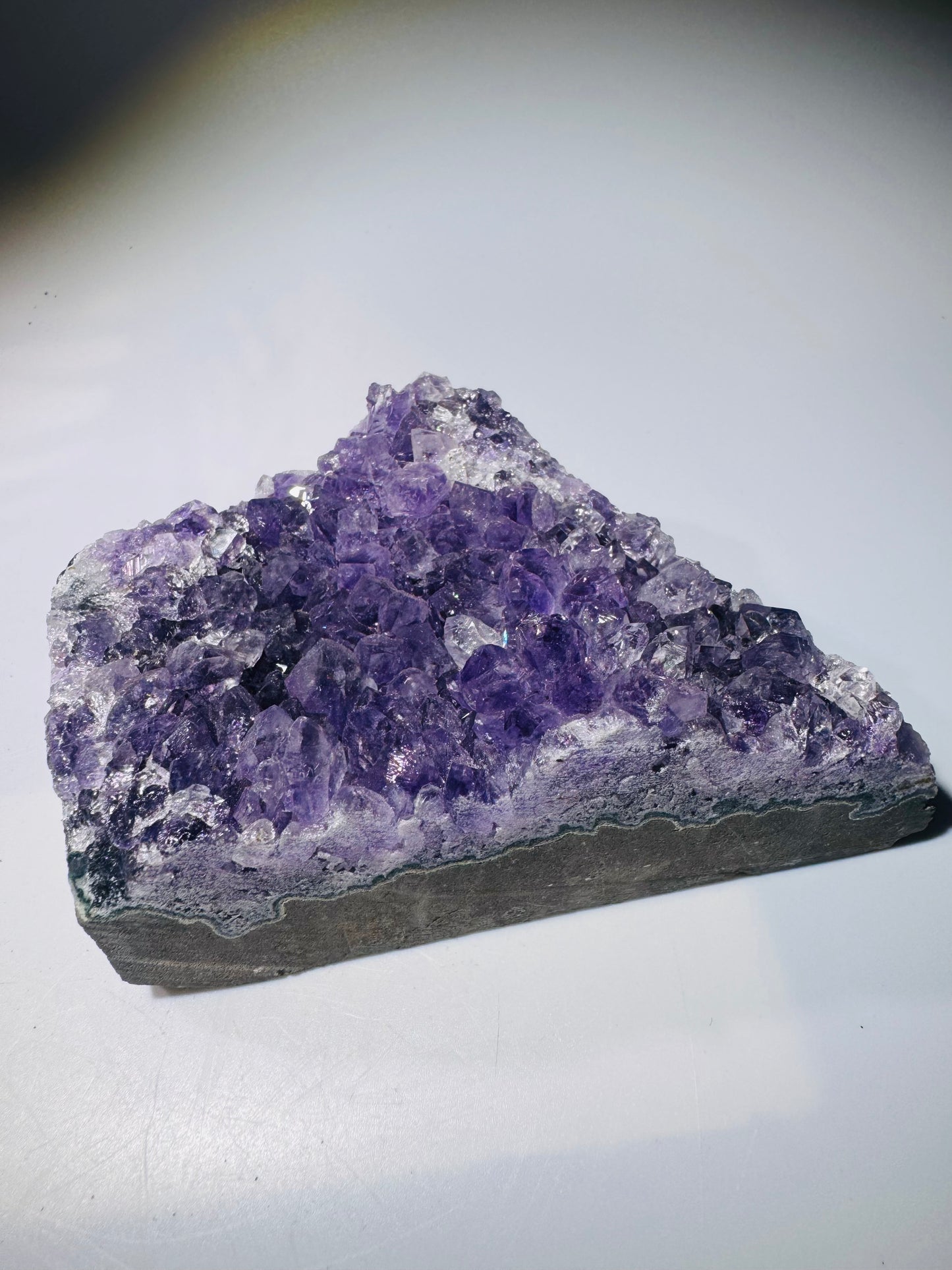Violette Amethyst-Druse – Naturkristall 10 x 7,5 cm, 361 g