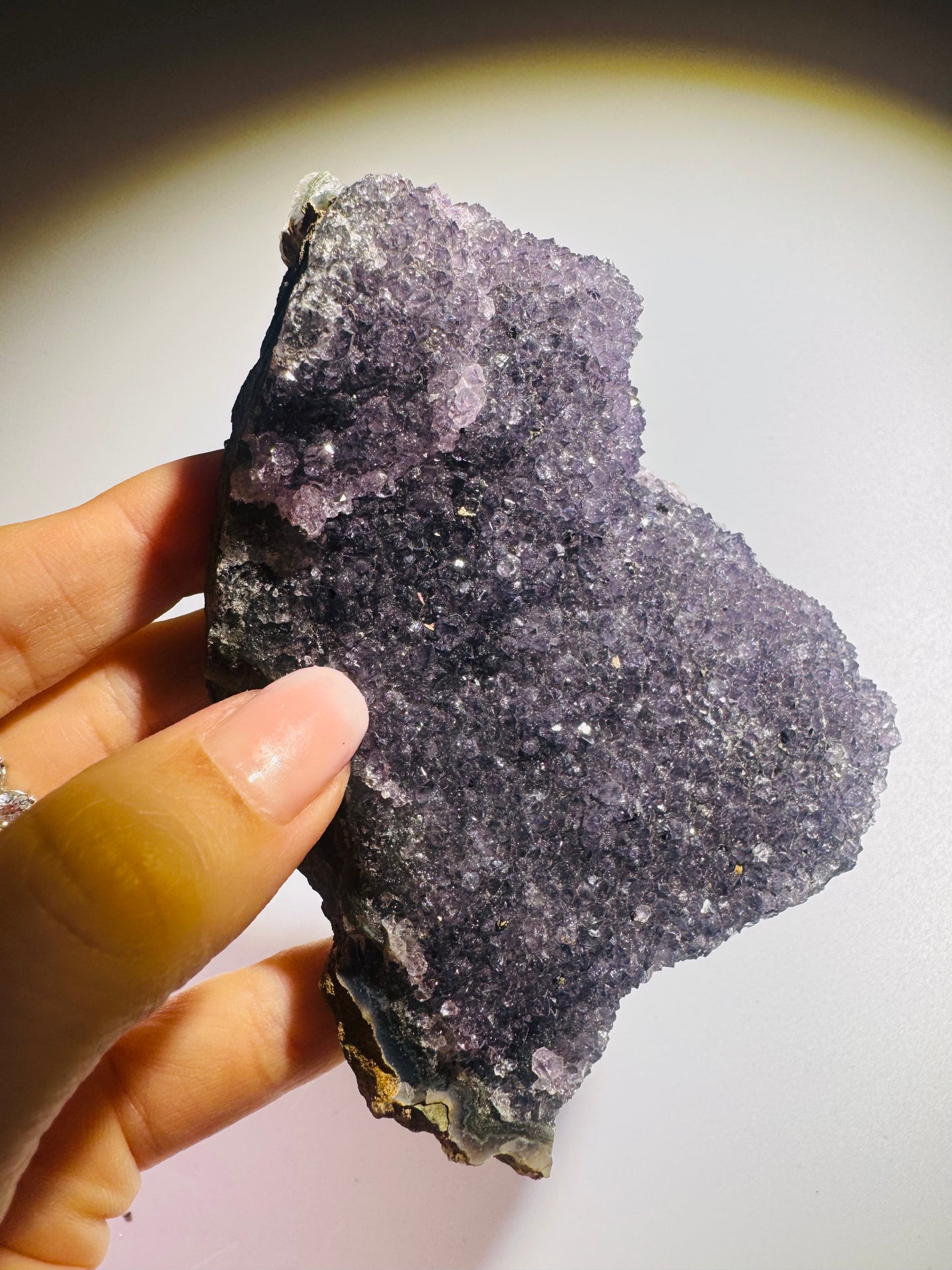 Amethyst-Druse 15,5 x 6,5 cm, 254g – Kraftvolle violette Kristallenergie für dich