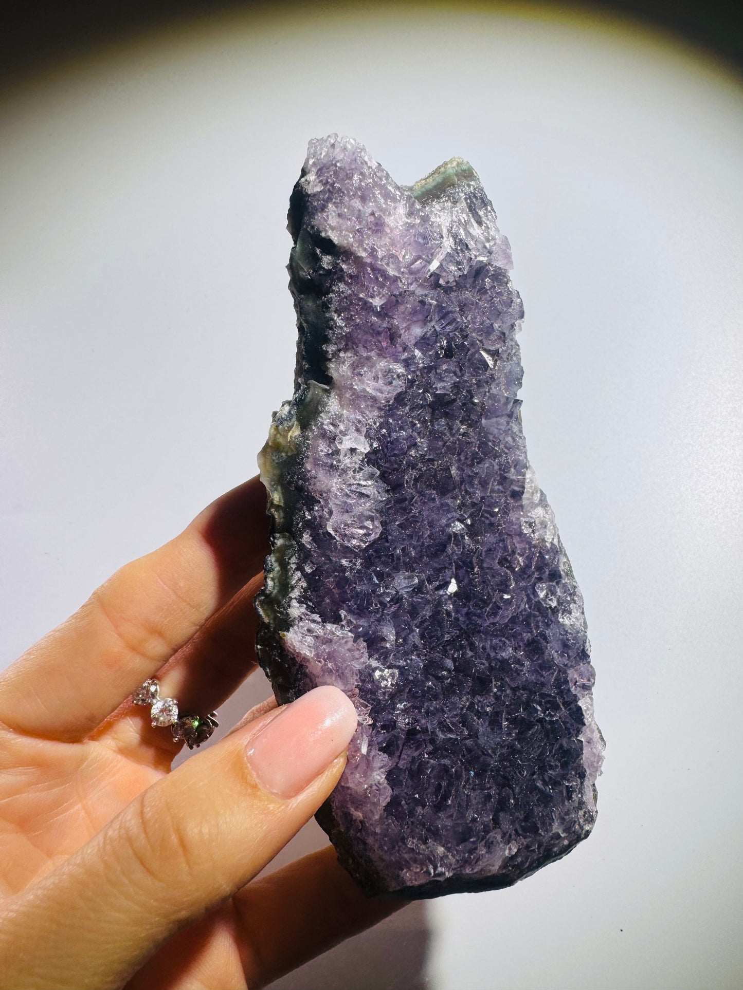 Amethyst-Druse 12 x 6,5 cm, 281g – Energiereiche Kristallformation für Harmonie
