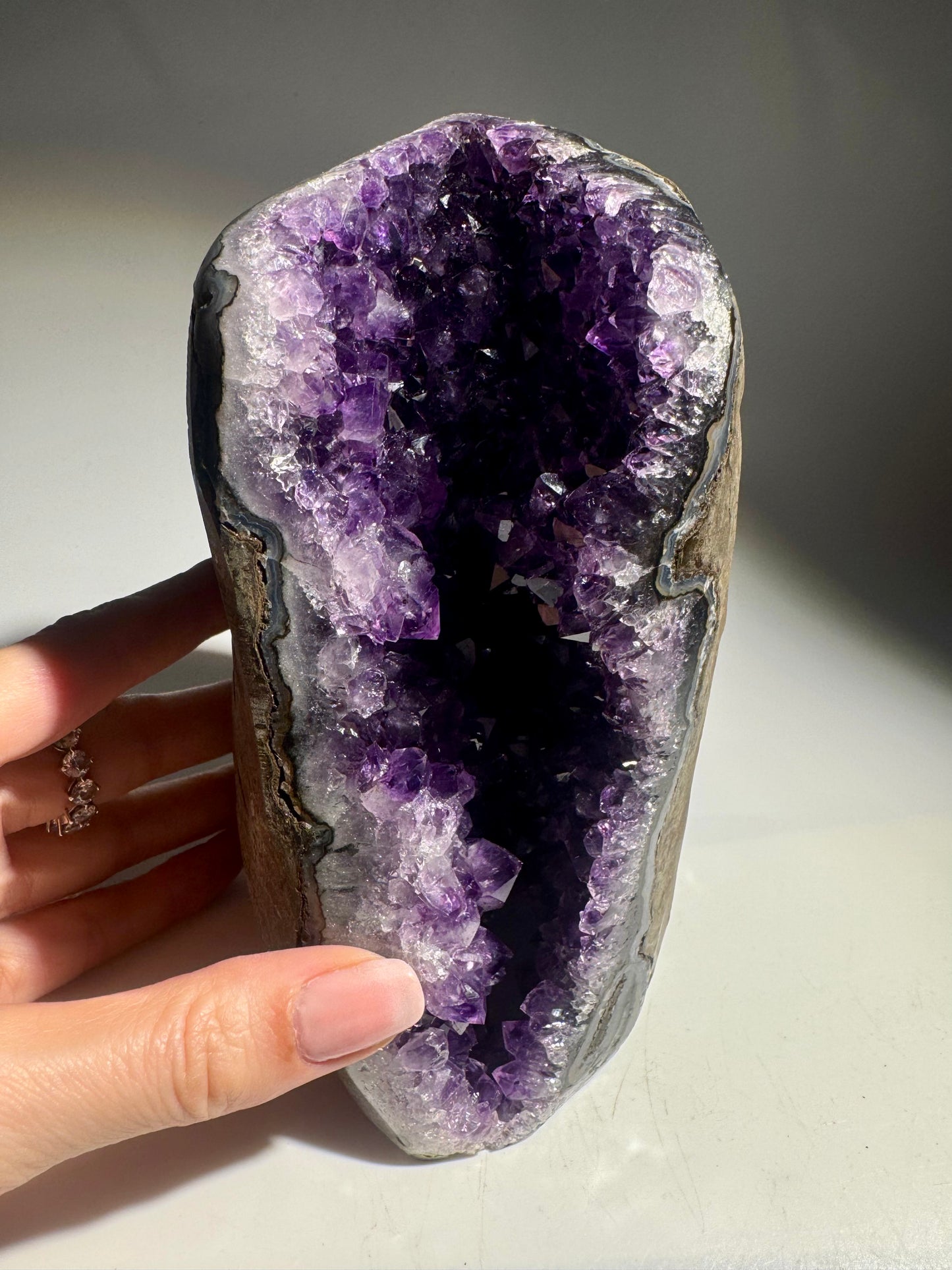 Amethyst Druse/Freeform – 15 cm, 1.88 kg , intensive violette Kristalle, Statement Piece