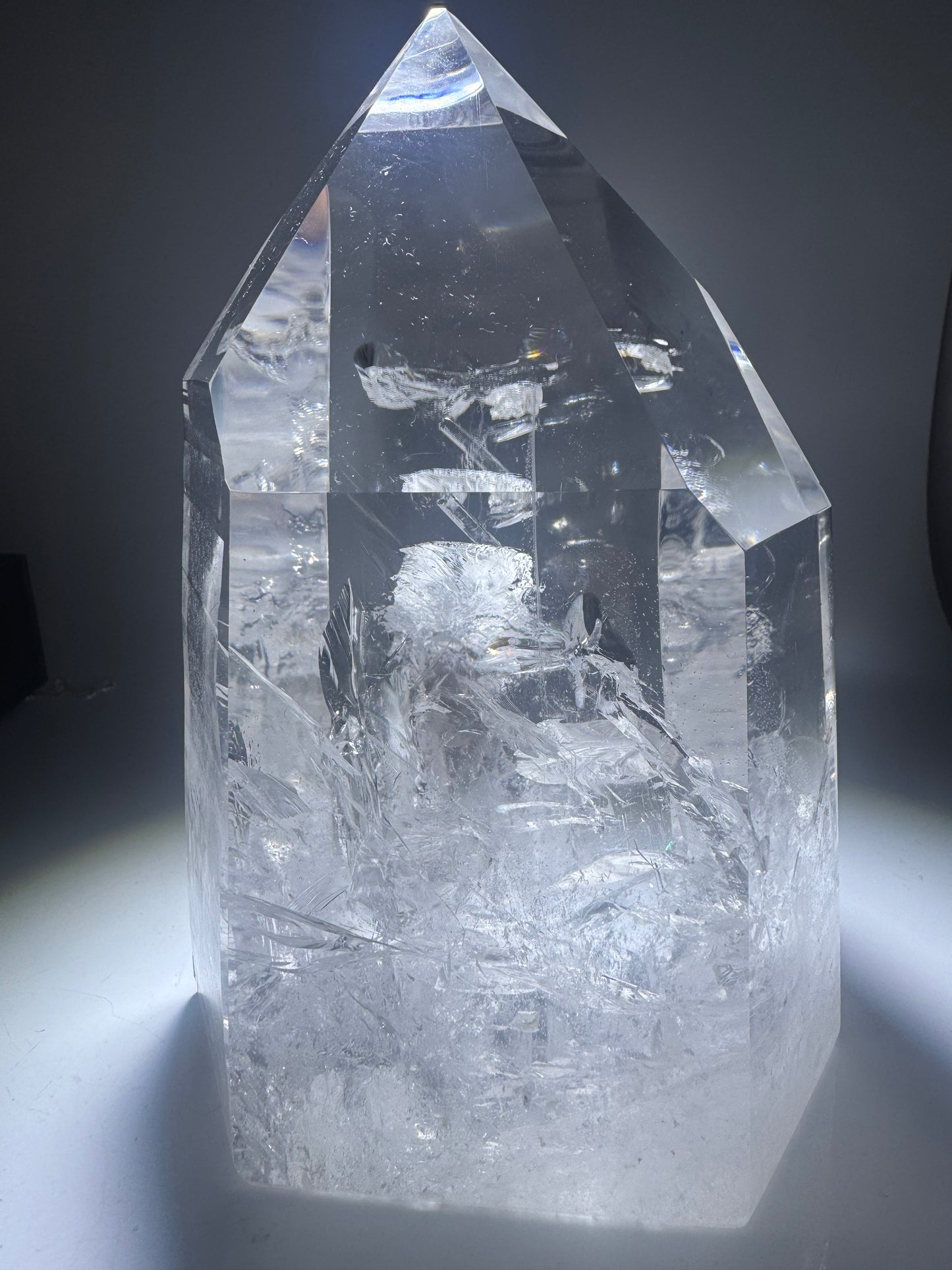 Lemurian Bergkristall 15.5 cm · 1.51 kg – Glasklare Premium-Spitze aus Bahia