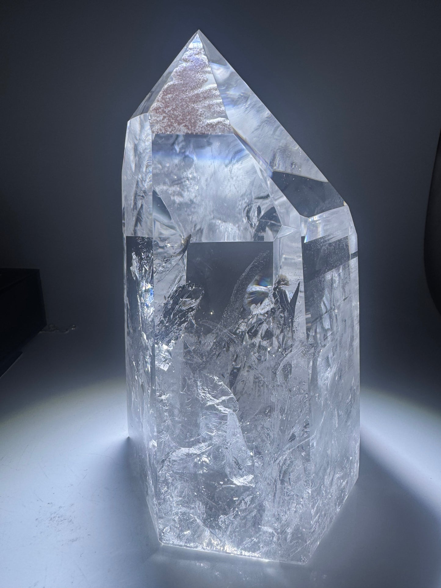 Lemurian Bergkristall 15.5 cm · 1.51 kg – Glasklare Premium-Spitze aus Bahia