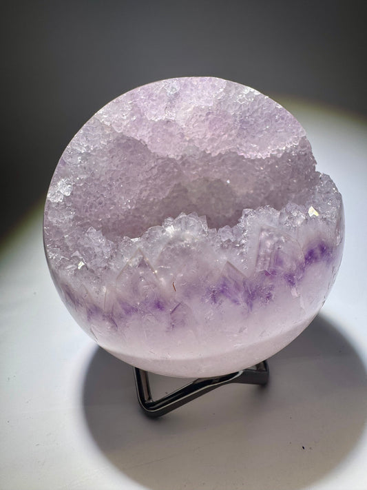 Premium Sugar Lavendel Rainbow Amethyst-Kugel - 7,8 cm, 489 g