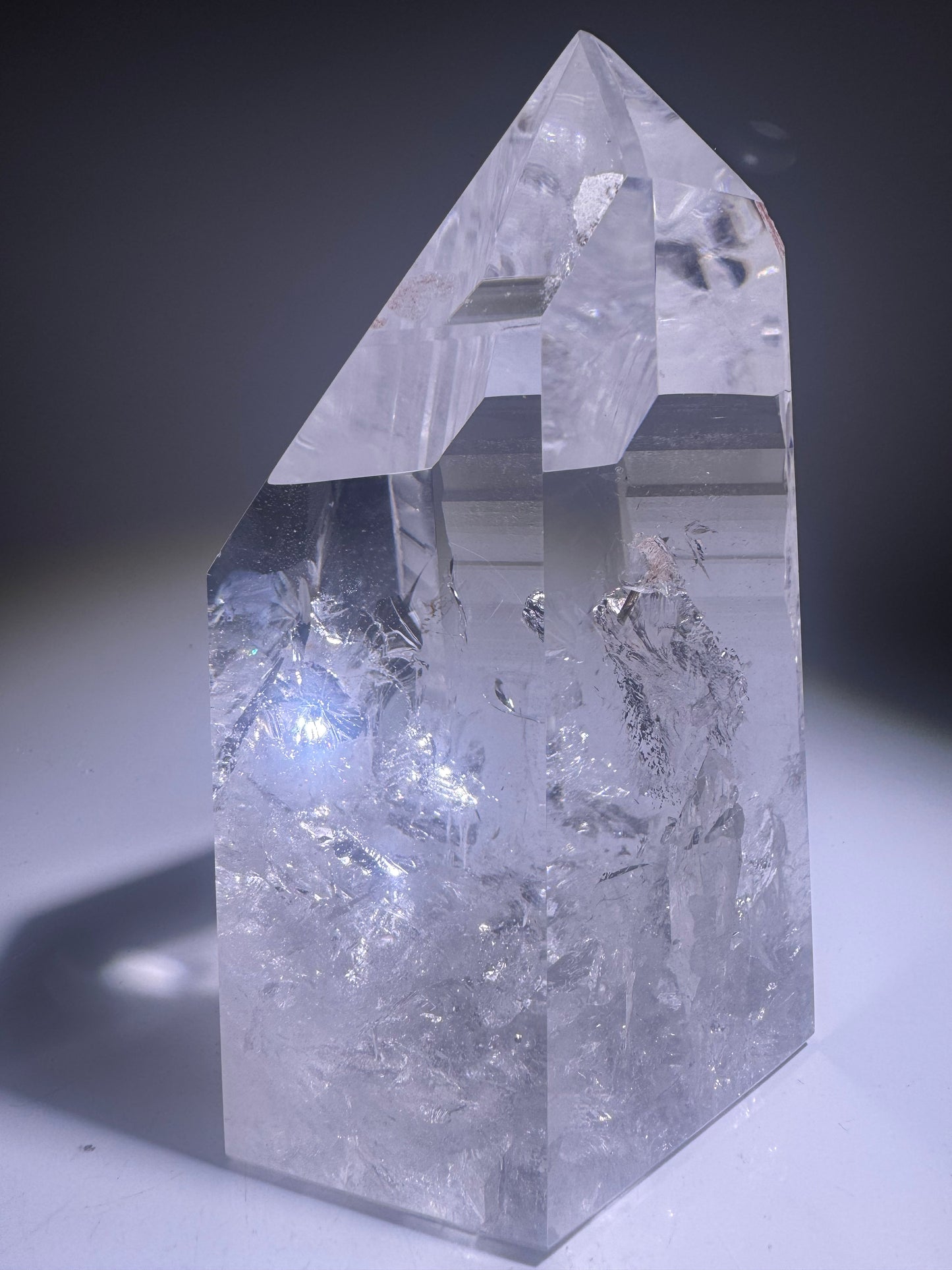 Lemurian Bergkristall 15.5 cm · 1.51 kg – Glasklare Premium-Spitze aus Bahia