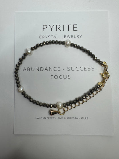Joli bracelet en pyrite avec perles d'eau douce ✨