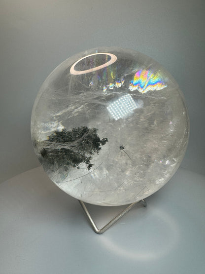 Unglaublich schöne Bergkristallkugel mit Chlorit-Einschlüssen – 13 cm, 3.6 kg