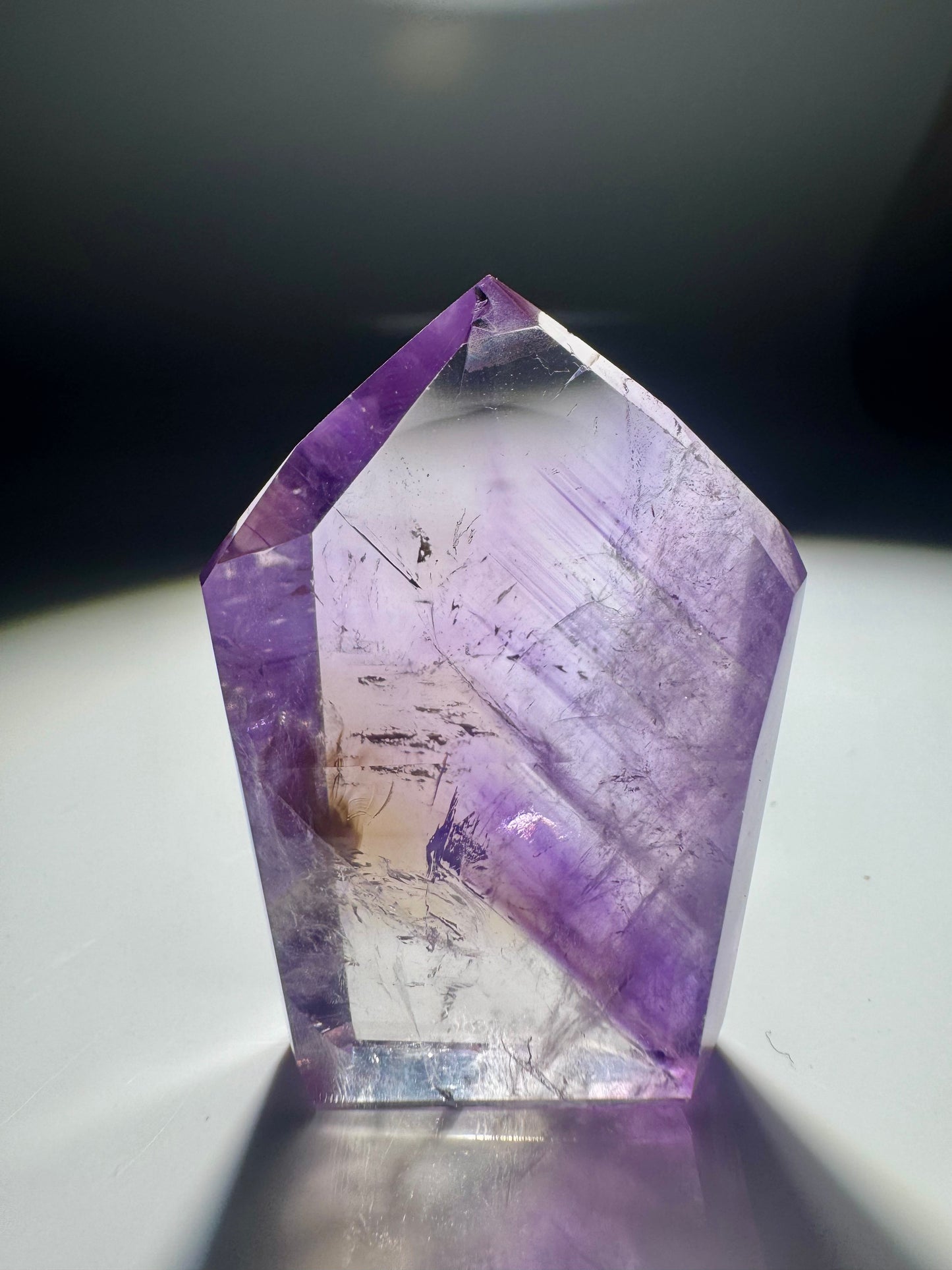 Phantom Amethyst Spitze mit Ametrin – Seltene Naturkombination aus Brasilien · 4.2 cm
