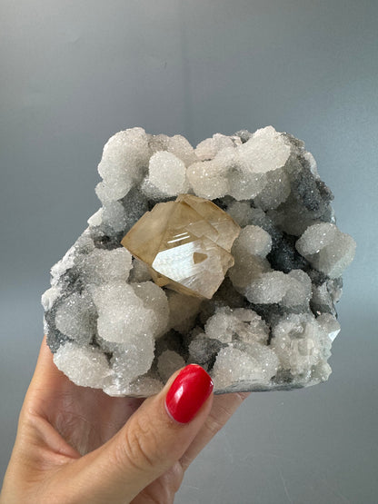 Toller Chalcedon mit Kalzit - 7.5x12x12cm