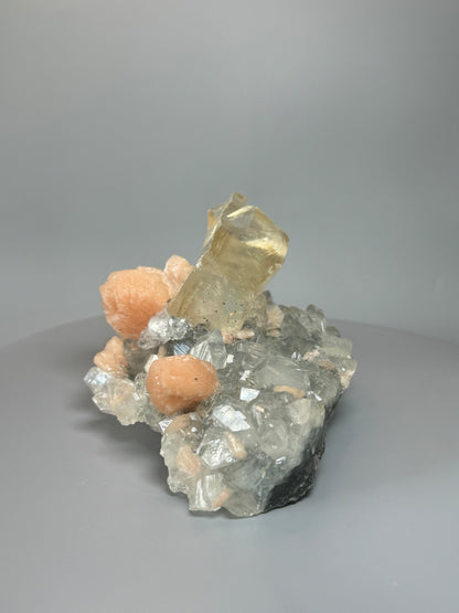 Exklusiver Diamond Apophyllite mit Stilbite und riesigem klaren Kalzit aus Indien – 18 cm, 878g