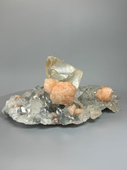 Exklusiver Diamond Apophyllite mit Stilbite und riesigem klaren Kalzit aus Indien – 18 cm, 878g