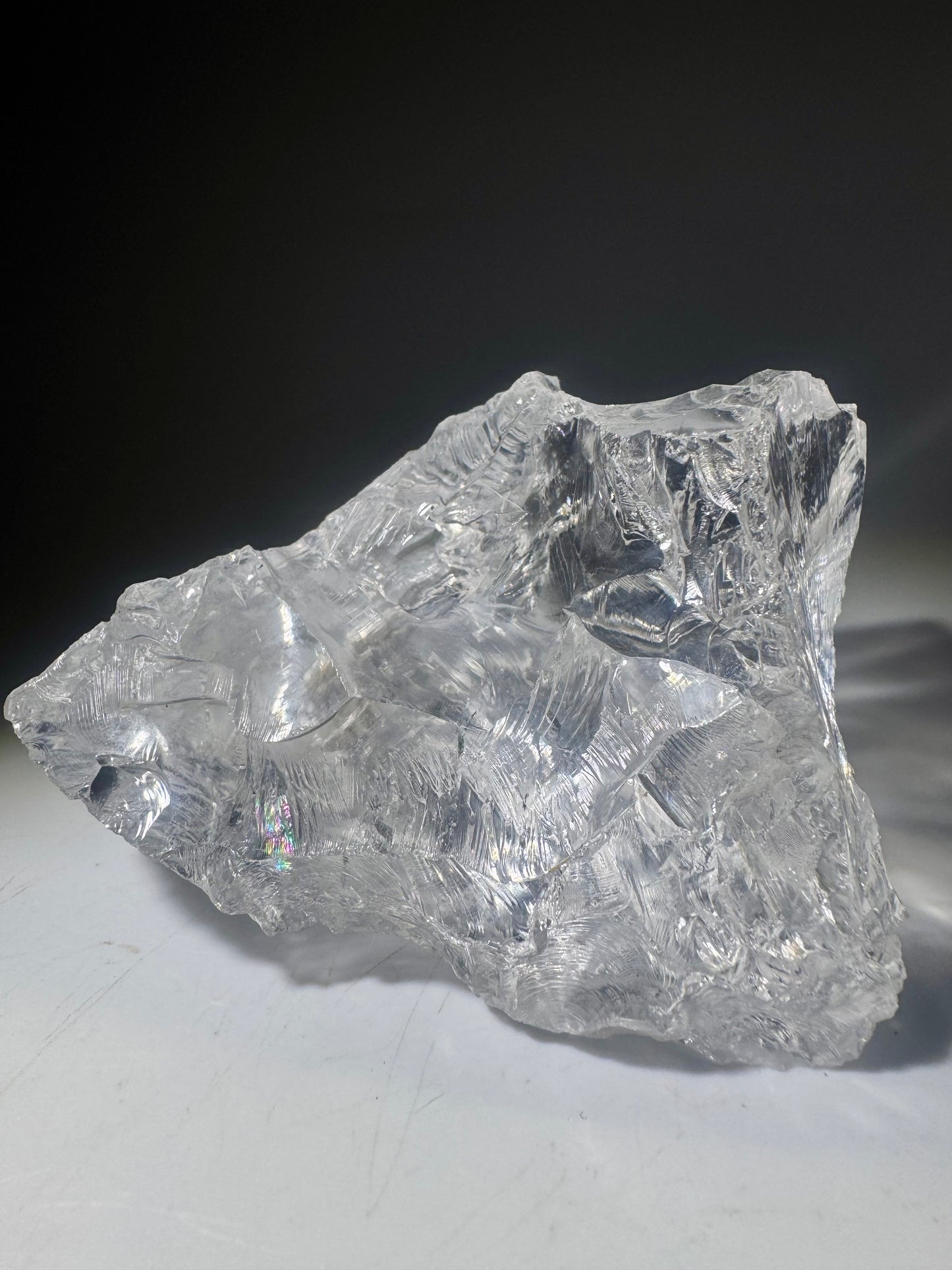 Azeztulite Kristall mit Regenbogen - 9 cm 239 g, ultraklar hochwertiger Lichtkristall