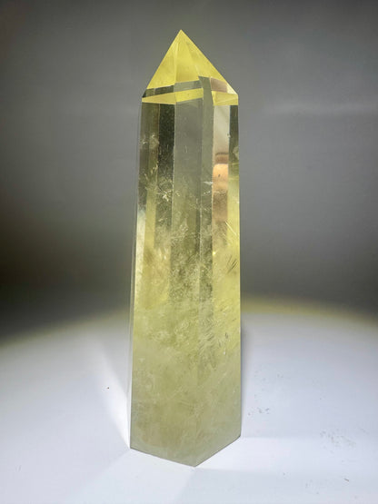Citrinspitze 16 cm – Klarer Heilstein aus Brasilien · 556 g · Edelstein kaufen