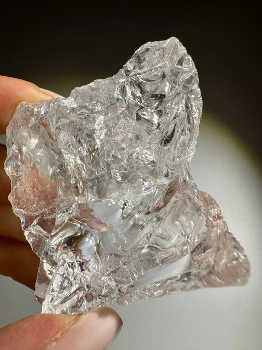 Azeztulite Kristall ca. 4,3×3,5 cm – 57 g | Ultraklar mit Regenbogen