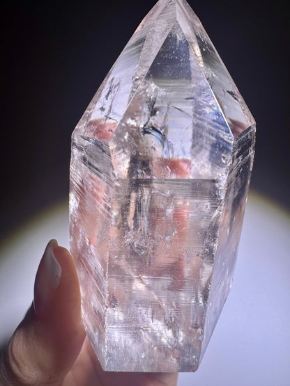 Lemurian Kristallspitze mit Regenbogen 💎 klar & naturbelassen aus Brasilien – 7,5 cm / 186 g