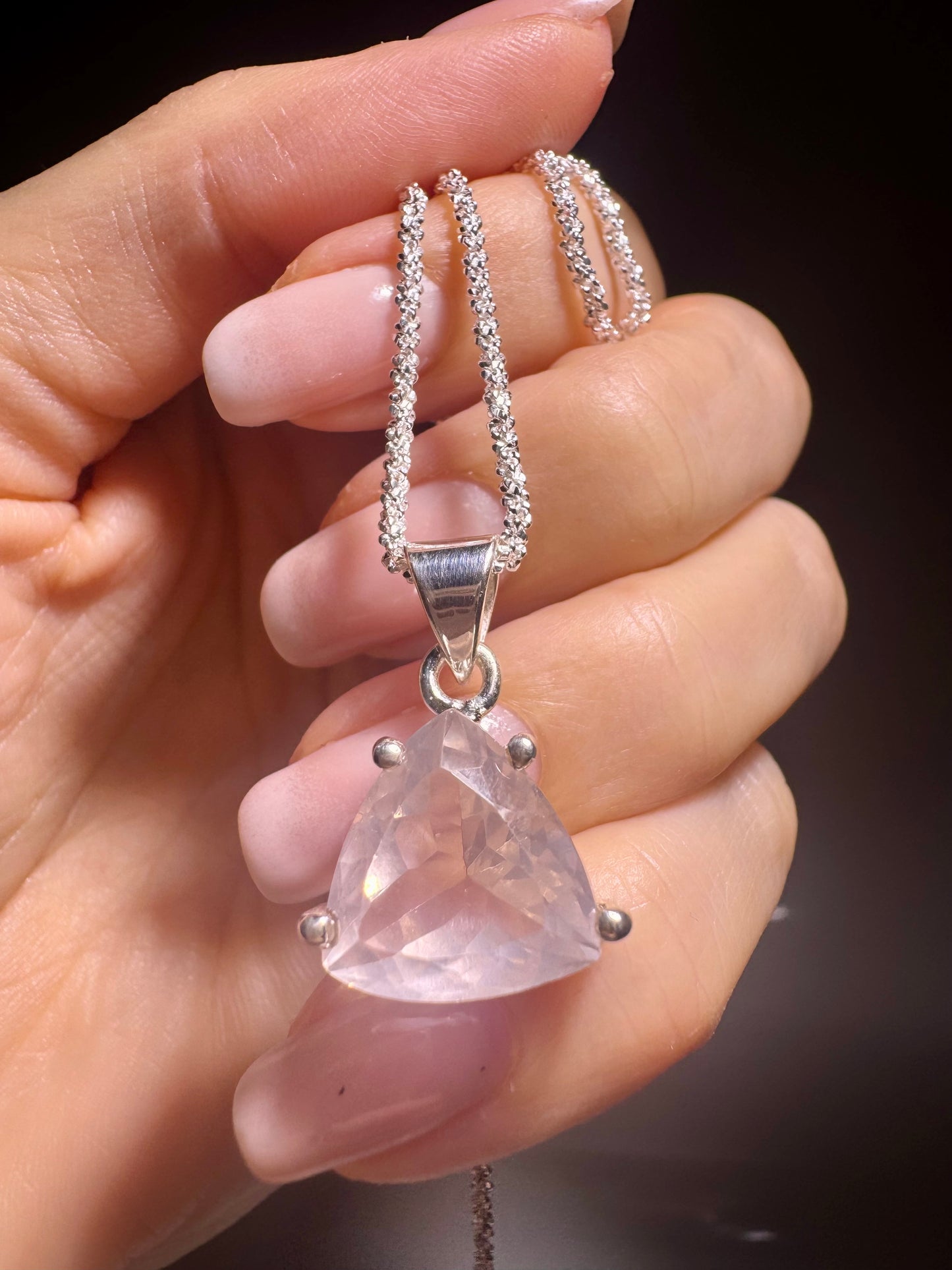 Rosenquarz-Anhänger – Liebevolle Edelsteine in Tropfen, Rundtropfen, Kissen & Dreiecksform 💖✨