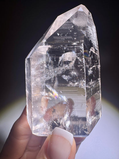 Lemurian Kristallspitze mit Regenbogen 💎 klar & naturbelassen aus Brasilien – 7,5 cm / 186 g