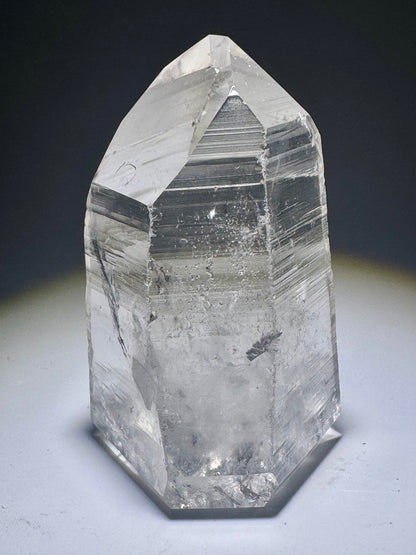Lemurian Kristallspitze 💎 klar & naturbelassen aus Brasilien – 7 cm / 160g