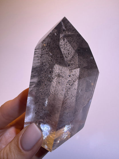 Schwarzer Phantom Bergkristall / Lemurian (sehr klar) 🖤 - 8.6cm, 225g