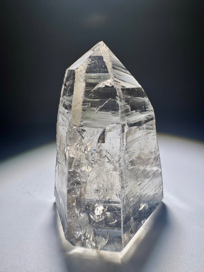 Lemurianer Heilstein mit faszinierender Tiefenstruktur – 6.4 cm / 129g