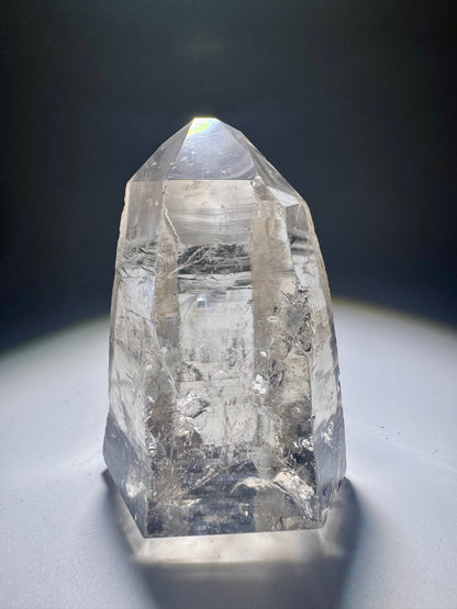 Lemurianer Heilstein mit faszinierender Tiefenstruktur – 6.4 cm / 129g
