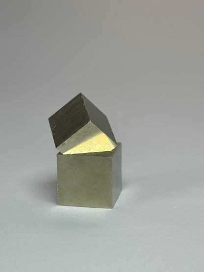 Perfekter Pyrit Kubus (Museumsqualität) - 3cm, 24