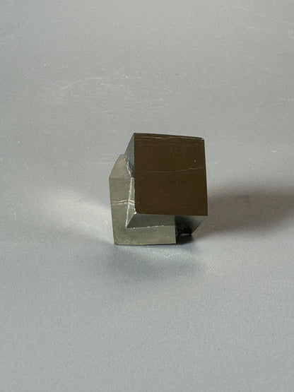 Perfekter Pyrit Kubus (Museumsqualität) - 2 cm, 26g