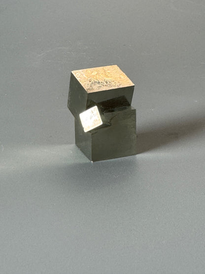 Perfekter Pyrit Kubus (Museumsqualität) - 2cm